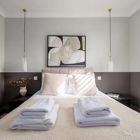 Appartamento Lovely 3 Bdr Free Parking